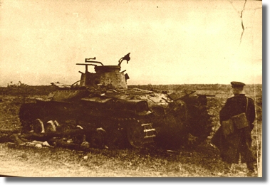 подбитый десантниками японский танк у подножья высоты 171